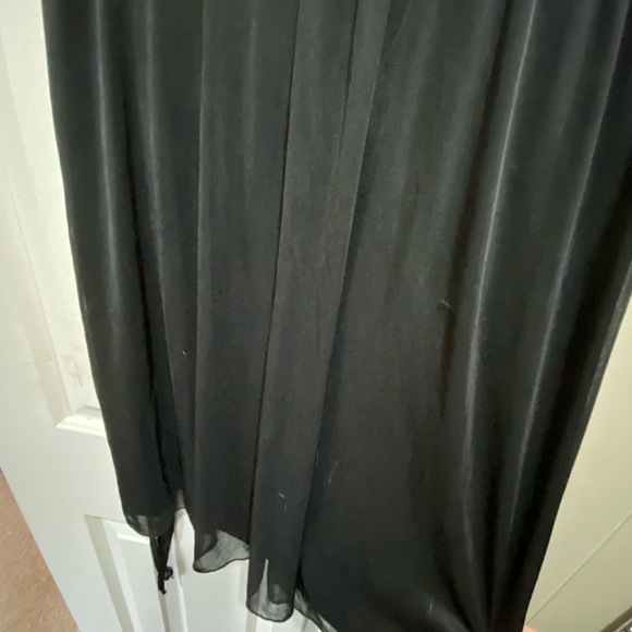 black dress - Picture 4 of 12